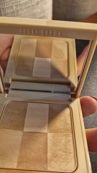 Пудры компактные BOBBI BROWN Пудра компактная Nude Finish Illuminating