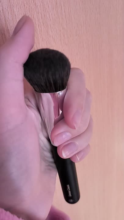 BH COSMETICS Кисть плотная для щек Dense Cheek Brush купить по низким