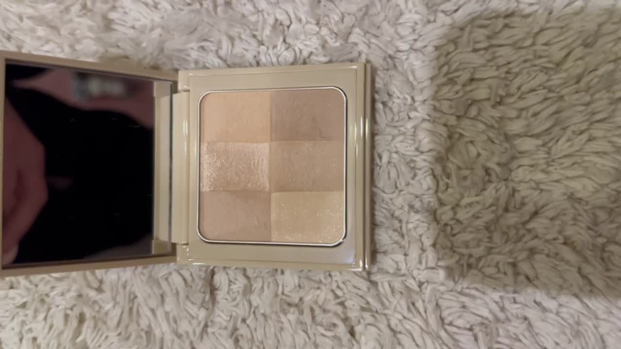 Bobbi Brown Nude Finish Illuminating