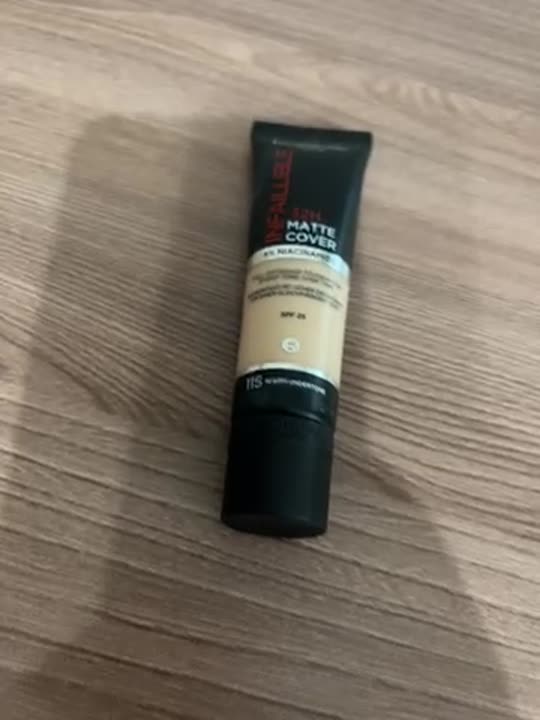 Тональные средства L'ORÉAL PARIS Ультраматирующий стойкий тональный ...
