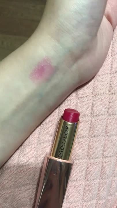 Блески для губ ESTEE LAUDER Ухаживающий оттеночный бальзам для губ Pure ...
