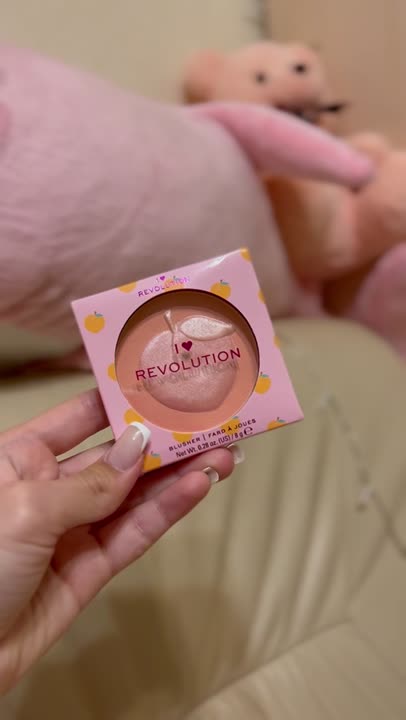 I Heart Revolution Fruity Blusher Strawberry