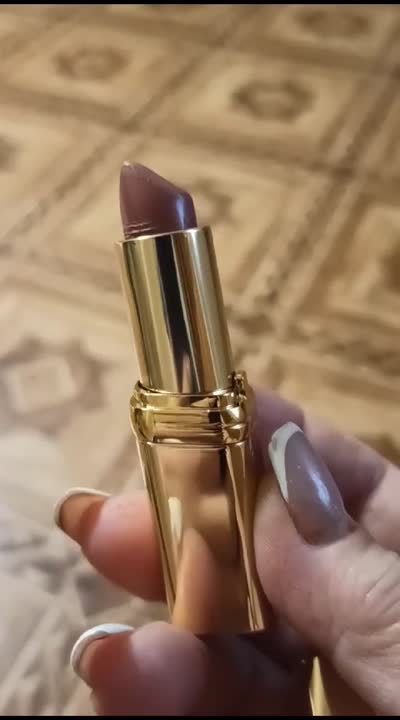 Помада L'ORÉAL PARIS Увлажняющая губная помада "Color Riche" – купить в ...