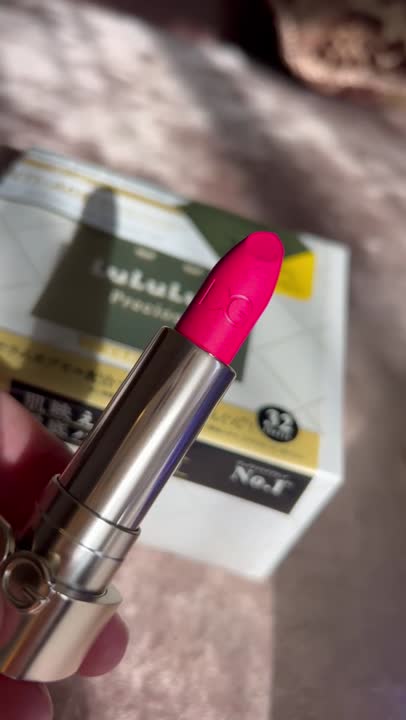 Помады DOLCE&GABBANA Стойкая матовая помада для губ THE ONLY ONE MATTE ...