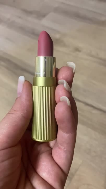 Rouge Louboutin Silky Satin On The Go