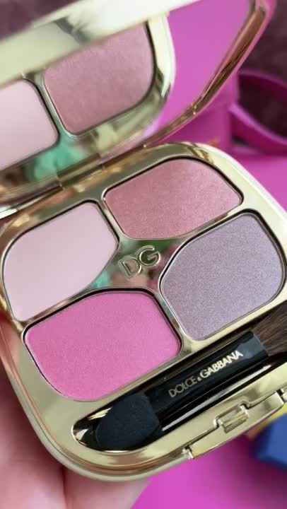 Тени для век DOLCE&GABBANA Тени для век в четырех насыщенных оттенках ...