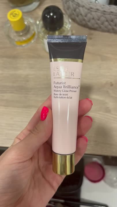 Праймеры для лица ESTEE LAUDER Увлажняющий праймер, придающий сияние ...