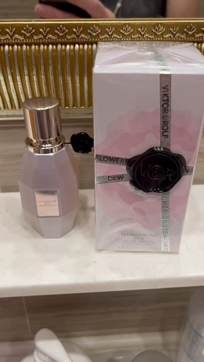 Женская парфюмерия VIKTOR&ROLF Flowerbomb Dew – купить в Москве по