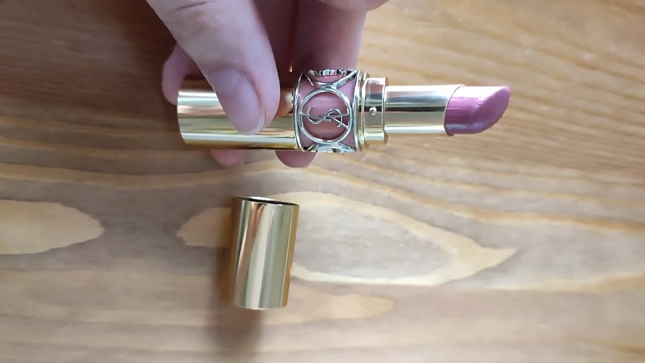 YSL Помада для губ Rouge Volupte Shine купить по низким ценам в ЛЭТУАЛЬ
