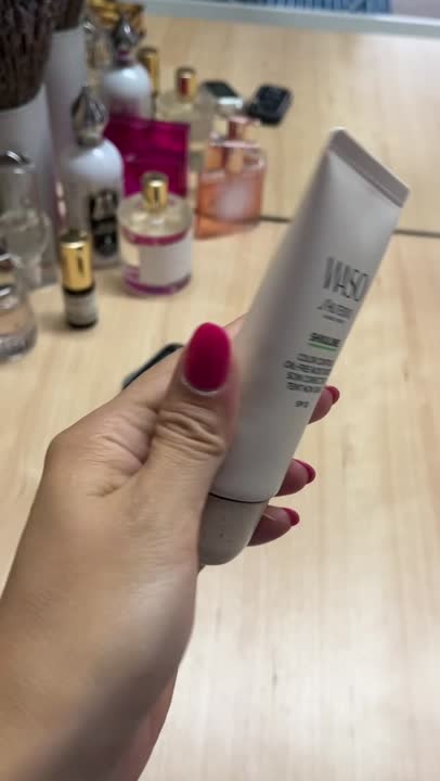 SHISEIDO Увлажняющий крем, выравнивающий тон кожи, без содержания масел ...