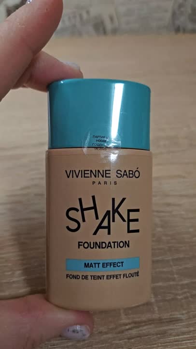 Тональные средства VIVIENNE SABO Матирующий тональный крем ...