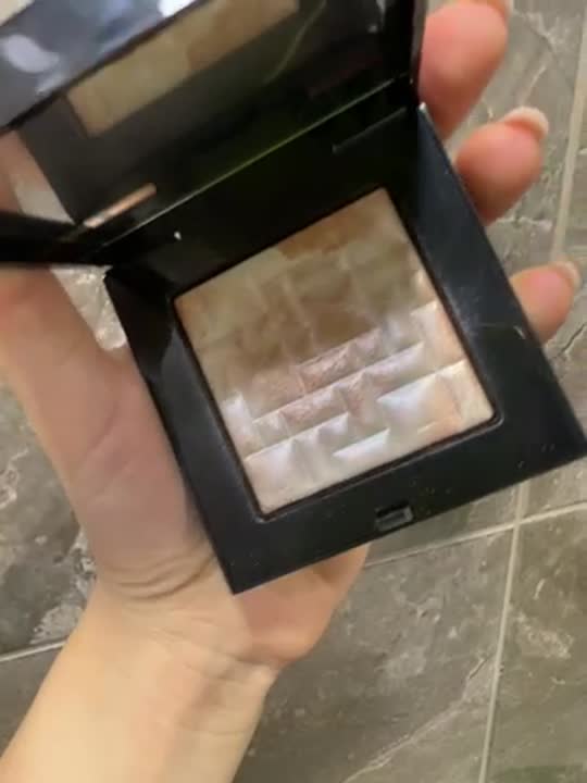BOBBI BROWN Хайлайтер для лица Highlighting Powder, Quartz Glow, 8 г ...