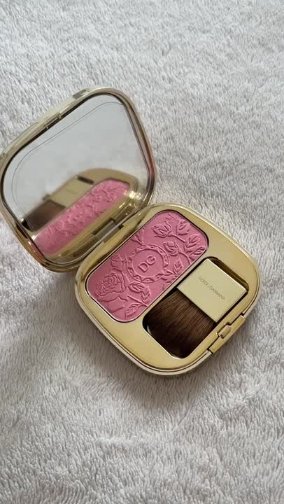 Румяна DOLCE&GABBANA Румяна с эффектом сияния BLUSH OF ROSES – купить в ...