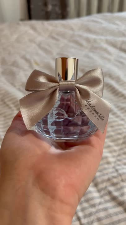 Azzaro mademoiselle review hot sale