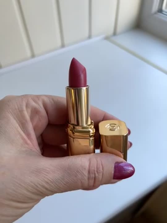 Помады L'ORÉAL PARIS Увлажняющая губная помада "Color Riche" – купить в ...