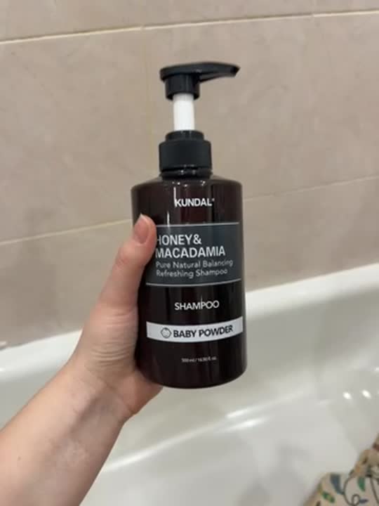 KUNDAL Шампунь для волос с ароматом Детской присыпки Honey & Macadamia ...
