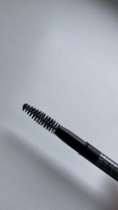 MAYBELLINE NEW YORK Высокопигментированный карандаш для бровей Tattoo ...