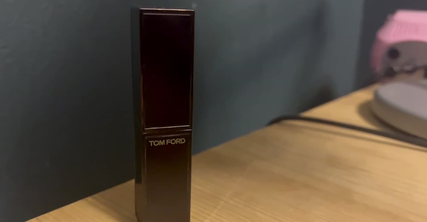 TOM FORD Консилер Traceless купить по цене 5985₽ в ЛЭТУАЛЬ