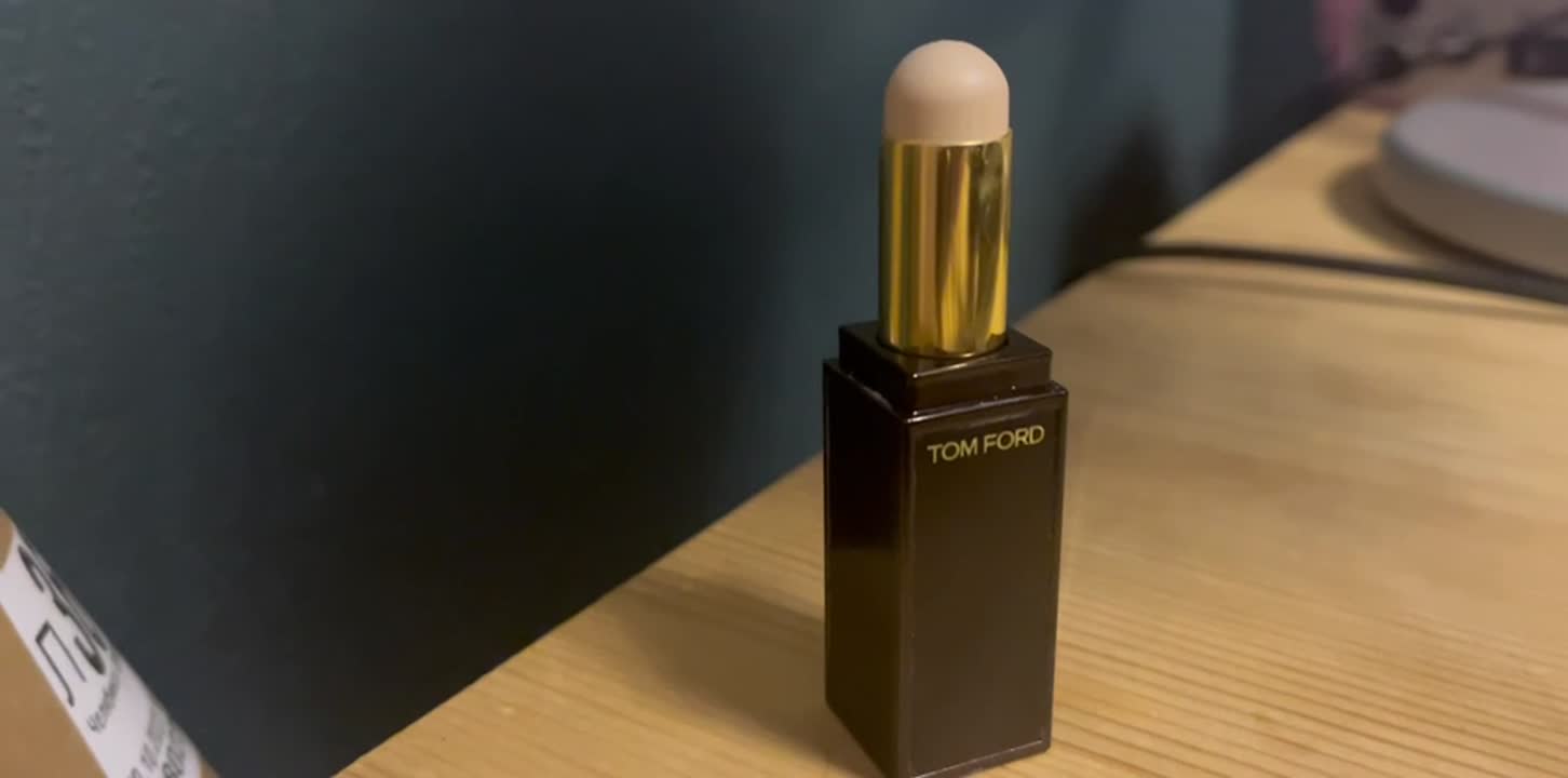 TOM FORD Консилер Traceless купить по цене 5985₽ в ЛЭТУАЛЬ