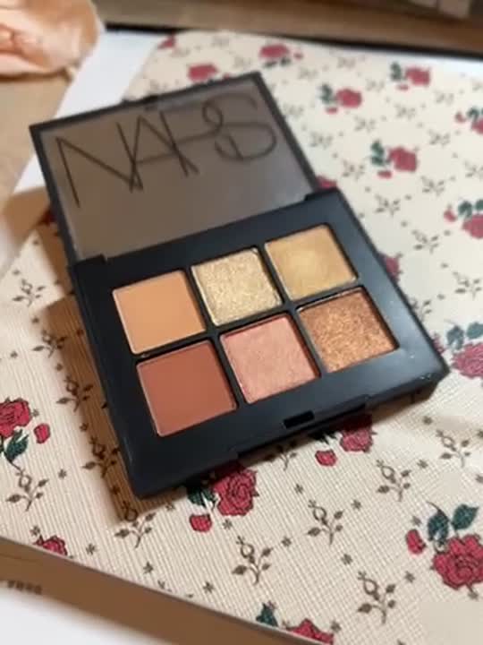 NARS Палетка теней NARS VOYAGEUR купить по низким ценам в ЛЭТУАЛЬ