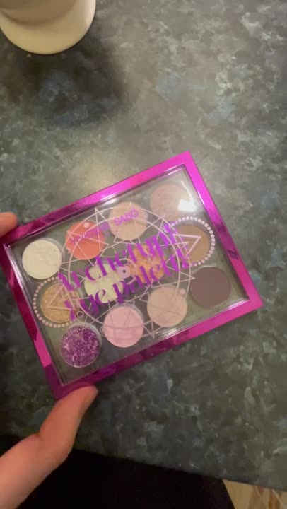 VIVIENNE SABO Палетка теней Archetype eye palette купить по низким ...