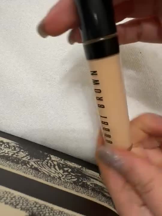 BOBBI BROWN Консилер Skin Full Cover купить по цене 3944₽ в ЛЭТУАЛЬ