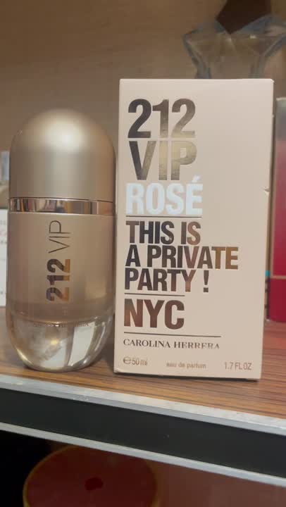 CAROLINA HERRERA 212 VIP Rose, Парфюмерная вода, спрей 80 мл