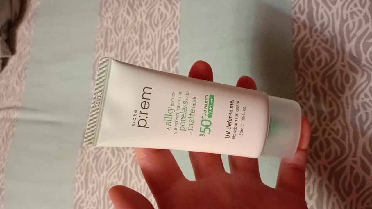 Крем для лица солнцезащитный матирующий SPF 50+ PA++++ UV Defense Me ...