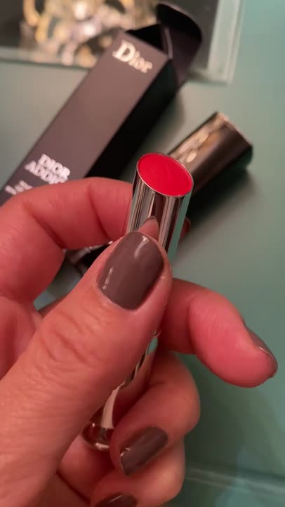DIOR Помада для губ Addict купить по низким ценам в ЛЭТУАЛЬ