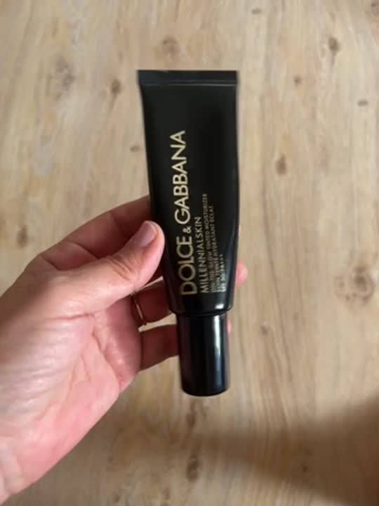 DOLCE&GABBANA Увлажняющее средство с тоном Millennialskin SPF 30 купить ...