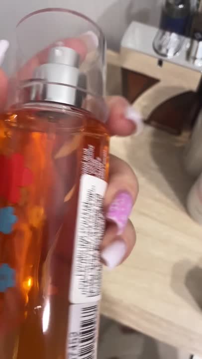 UNGARO Парфюмированный спрей для тела женский Wild Petals Fragrance ...