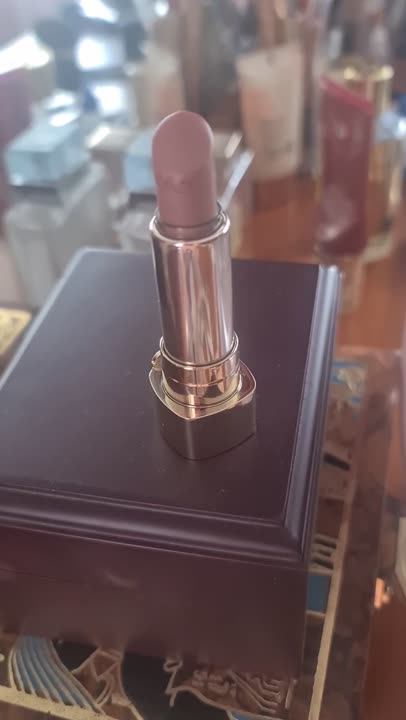 DOLCE&GABBANA Увлажняющая помада для губ THE ONLY ONE TOO SHEER ...