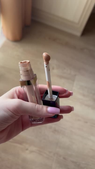 ESTEE LAUDER Консилер Soft Touch Brightening Skincealer купить по цене ...