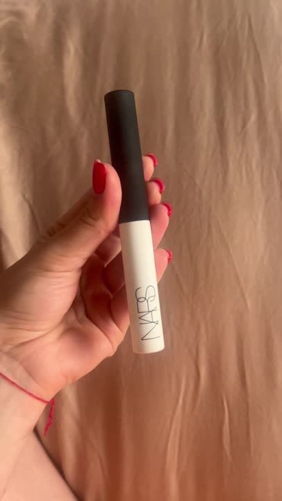 NARS Стойкая база под макияж глаз купить по низким ценам в ЛЭТУАЛЬ