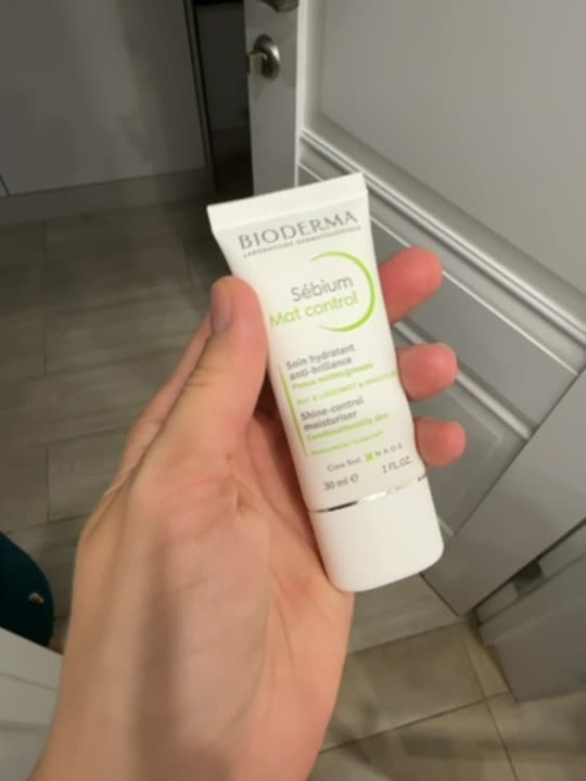 BIODERMA Крем матирующий, увлажняющий для жирной и комбинированной кожи ...