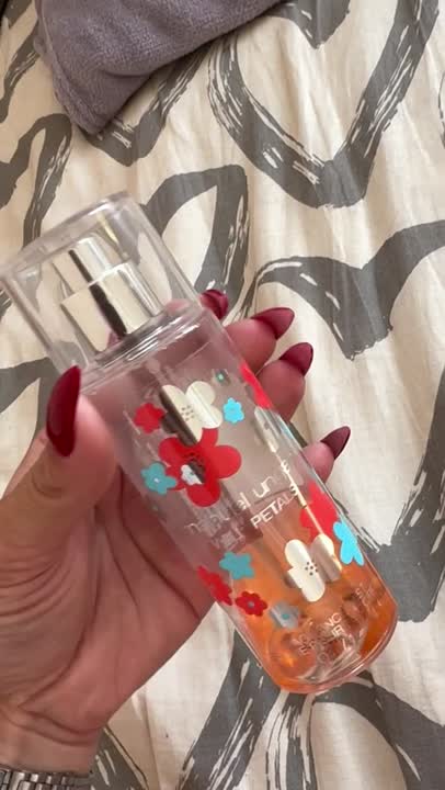UNGARO Парфюмированный спрей для тела женский Wild Petals Fragrance ...