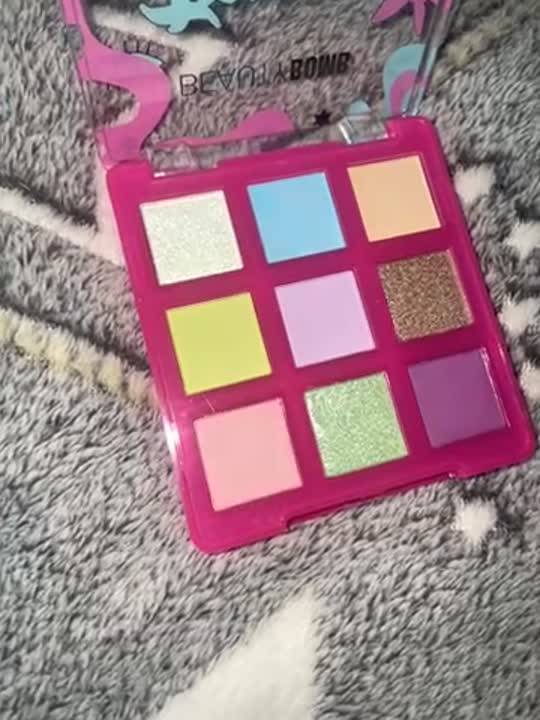 BEAUTY BOMB Палетка теней Trixie купить по цене 869₽ в ЛЭТУАЛЬ