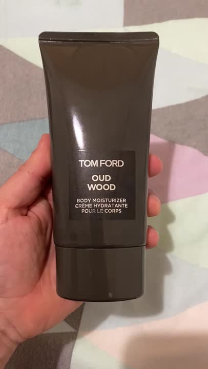 TOM FORD Увлажняющий лосьон для тела Oud Wood купить по цене 7830