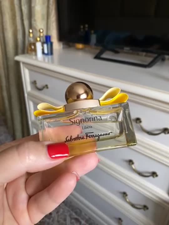 SALVATORE FERRAGAMO Signorina Libera купить по цене 7500₽ в ЛЭТУАЛЬ