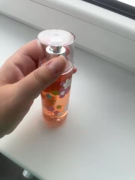 UNGARO Парфюмированный спрей для тела женский Sunkissed Petals ...