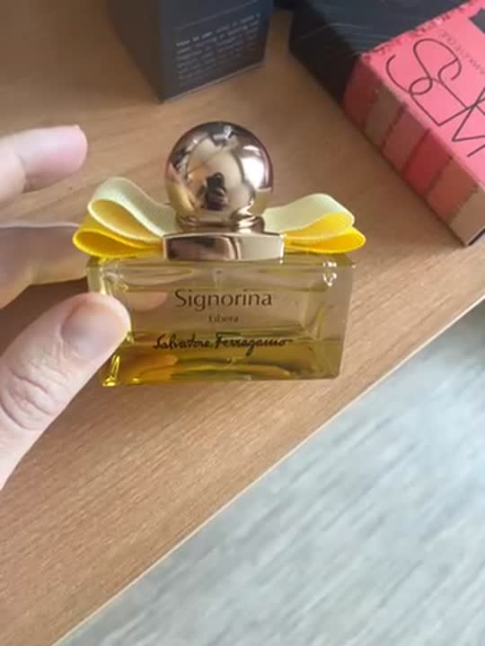 SALVATORE FERRAGAMO Signorina Libera купить по цене 13499₽ в ЛЭТУАЛЬ