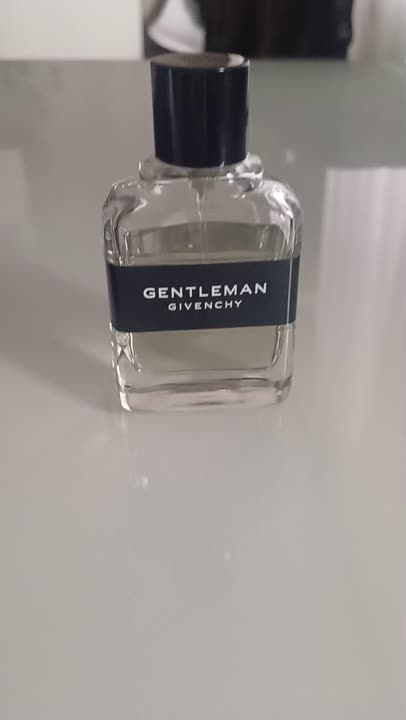 GIVENCHY Gentleman Eau De Toilette купить по цене 10065₽ в ЛЭТУАЛЬ