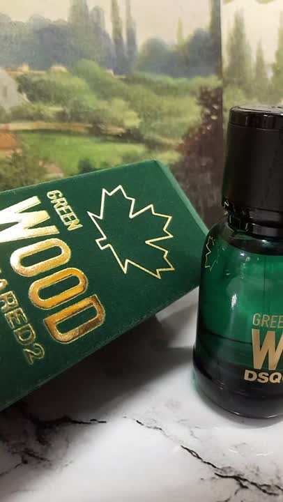 プロちゃん 【未使用品】DSQUARED2 グリーンウッド ギフトセット DSQUARED2 Green Wood, Туалетная вода, спрей 50 мл купить по низким